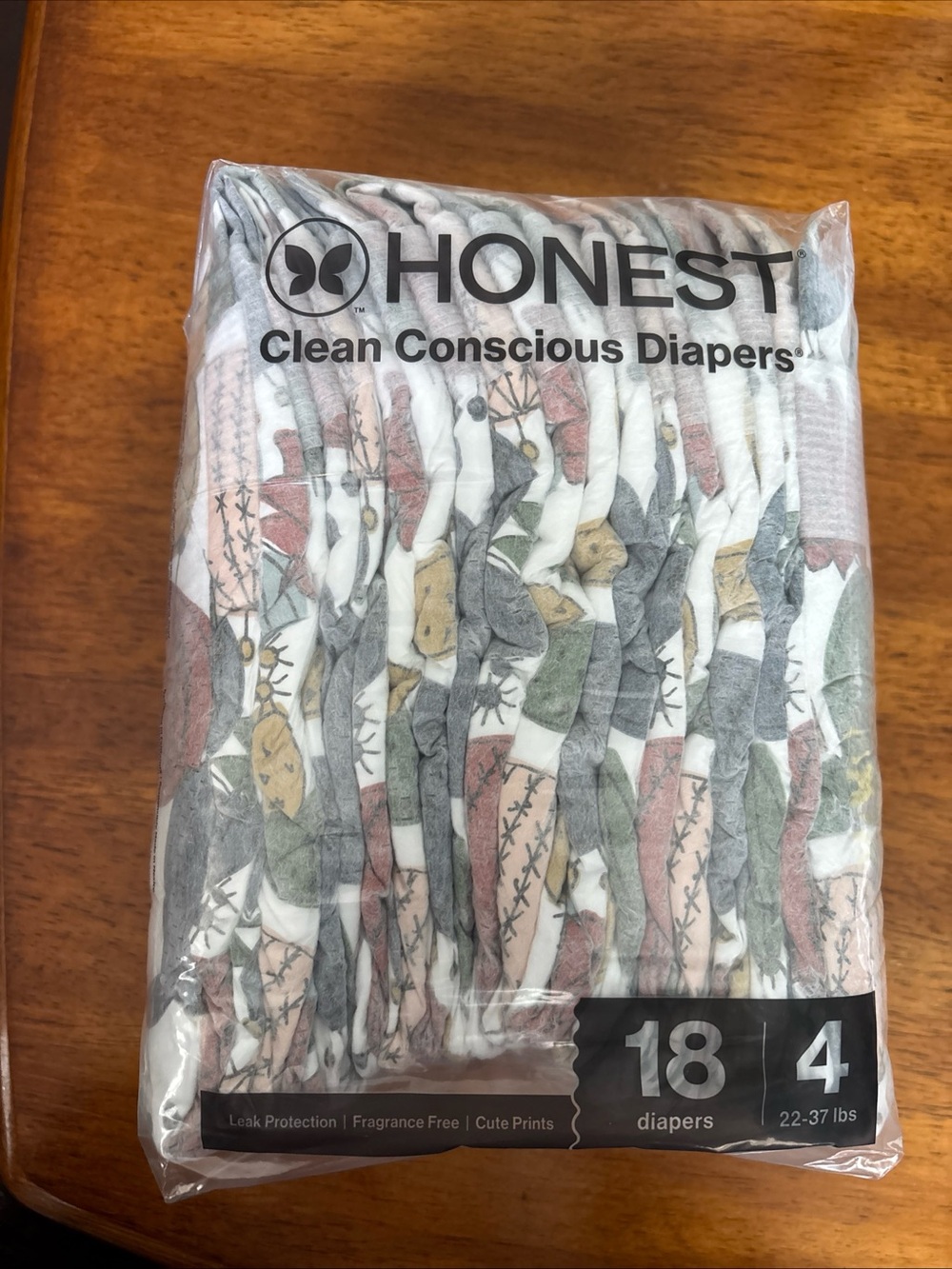 HONEST Clean Conscious Diapers - Multicolor Pack 18 count Size 4